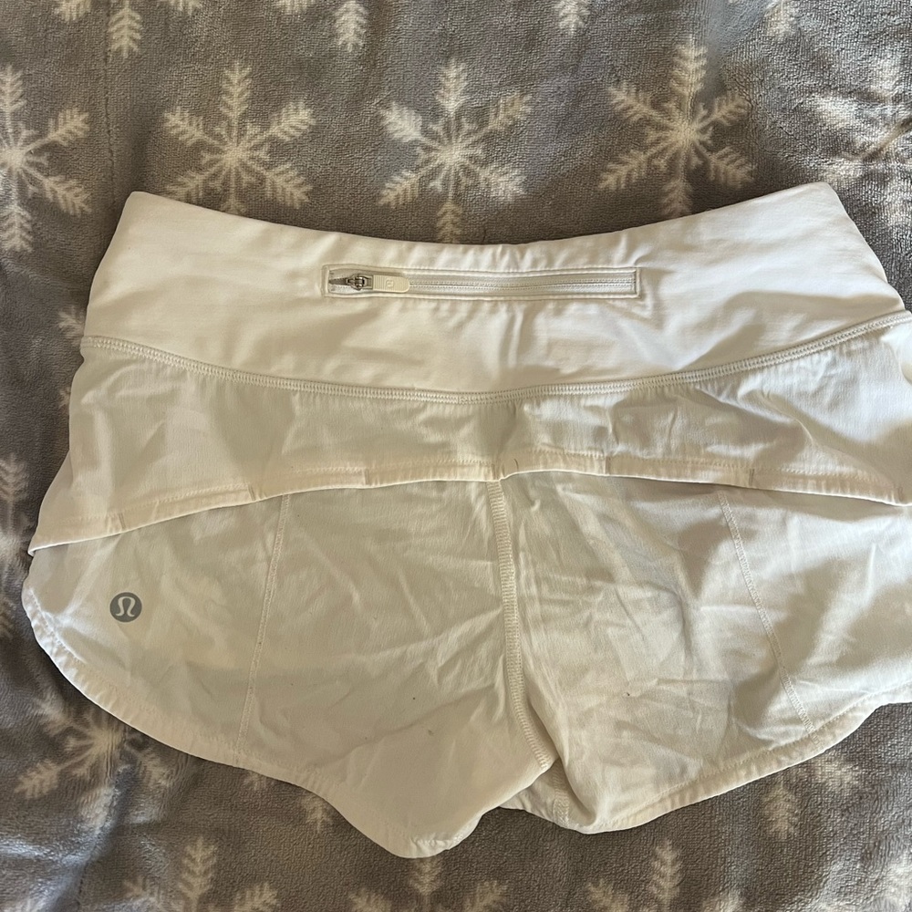 LULU LEMON SPEED UP SHORTS 2.5 LOW RISE
